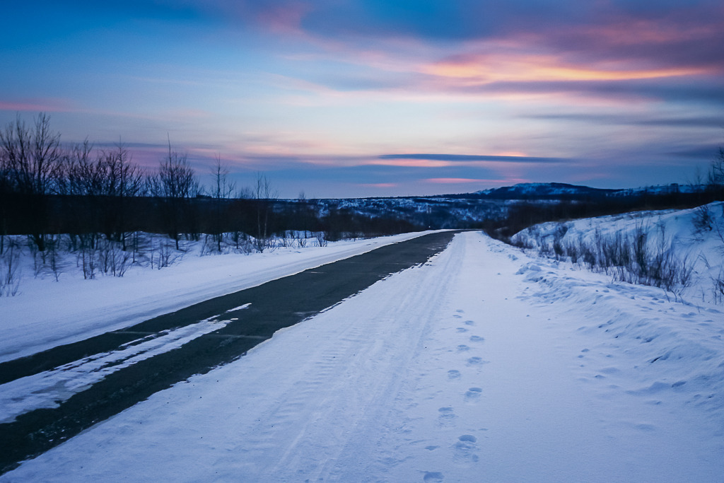 熬包公路美景:冰雪世界里,一步一景,即便是没有被雪完全覆盖的马路