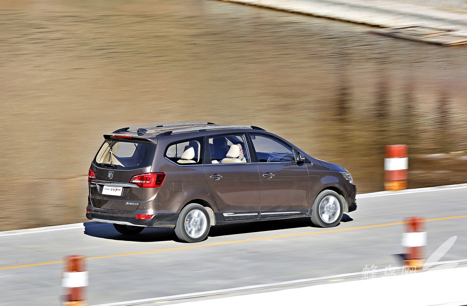 2016新款宝骏730后尾灯