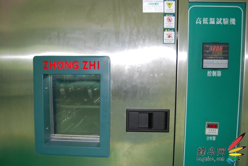 思锐是国内首家率先进行三脚架出厂极端环境测试的厂家,高低温