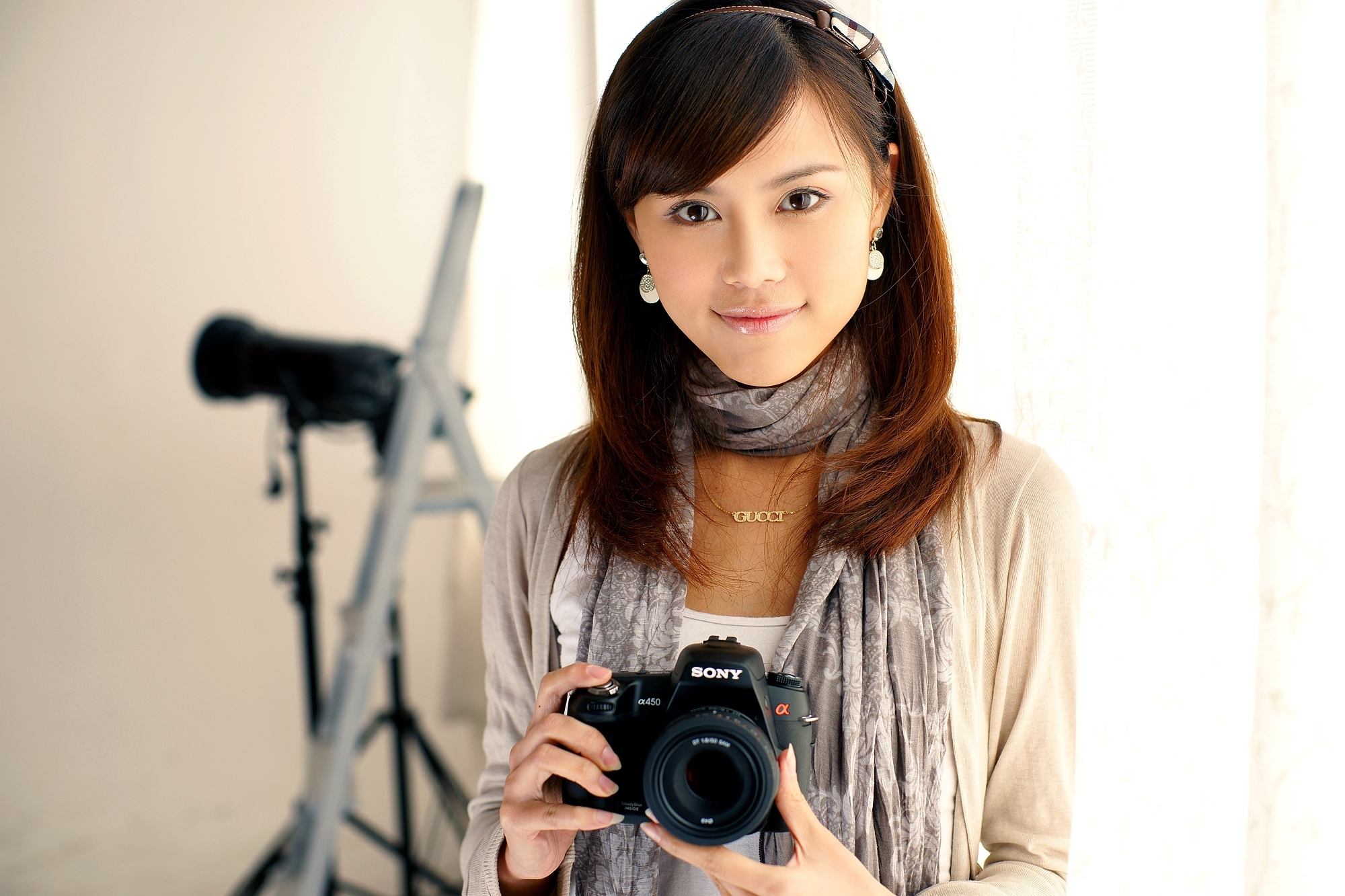 【10P】拿单反的女孩照片 入门单反相机推荐