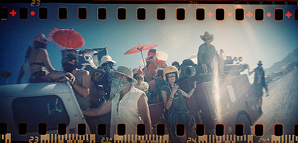 可拍出齿孔!廉价全景LOMO相机近日登场