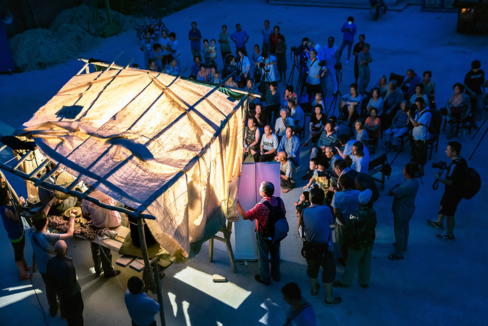 镜头里的中国-腾龙行:华县皮影诉春秋_大师作