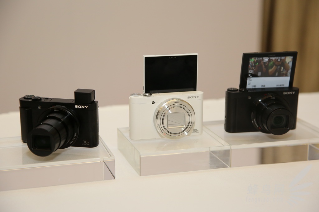 索尼hx90(左)和wx500新款相机