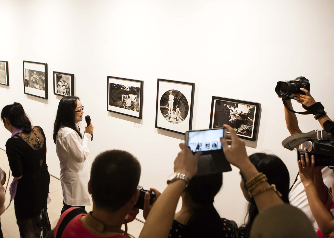 szarkovski在策划拉蒂格展时说"拉蒂格的摄影作品在今天看来让人震惊