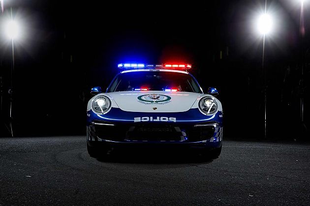 汽车 正文   保时捷汽车澳大利亚早在两年前,就与当地的警察局开始